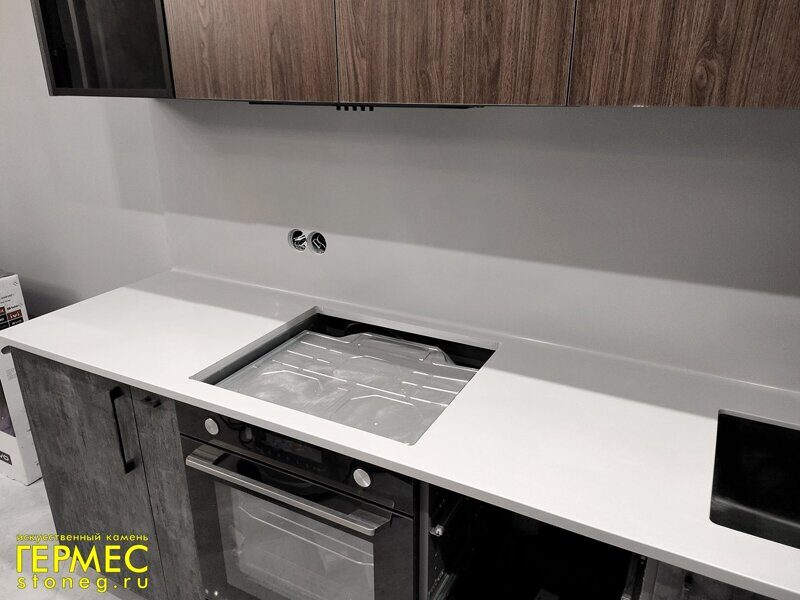 Hi-Macs G557 Cloud Concrete Granite  кухонная столешница белая (фото 2)
